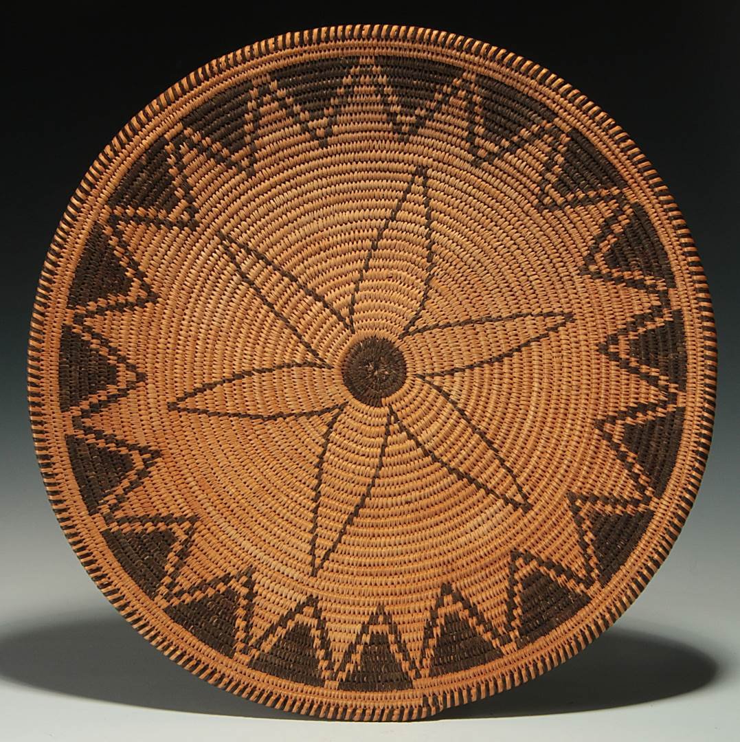 A CIRCA 1920 HAVASUPAI BASKETRY TRAY (1 of 10)