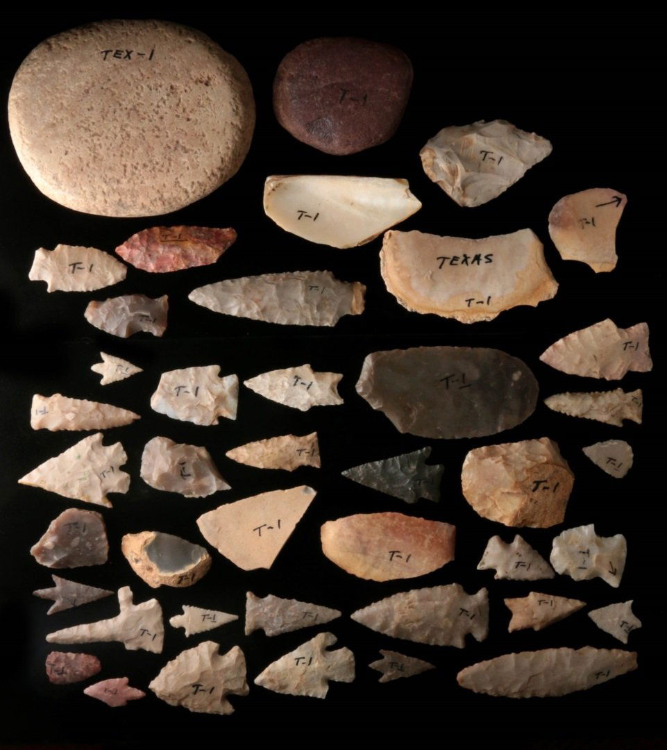 A LARGE GROUP OF TEXAS ARTIFACTS (1 of 10)