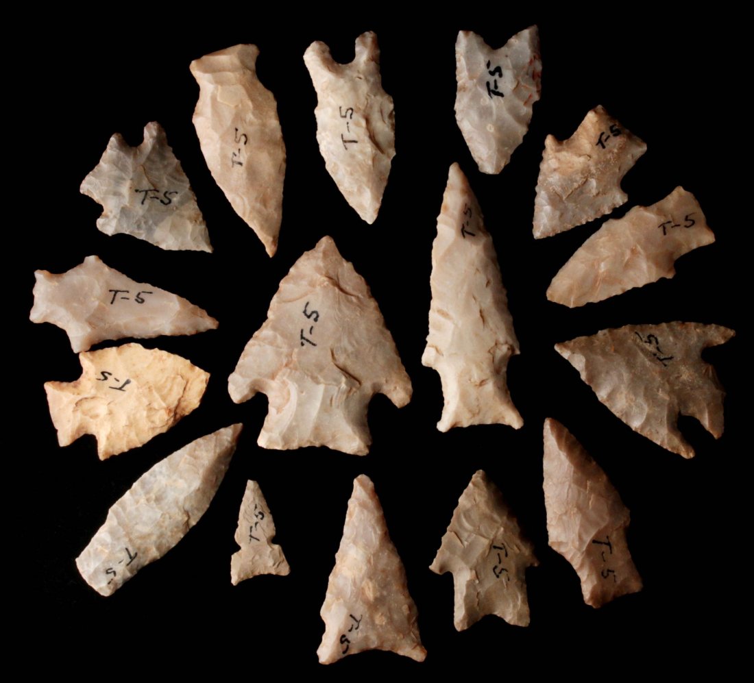 A LARGE GROUP OF TEXAS ARTIFACTS (1 of 10)