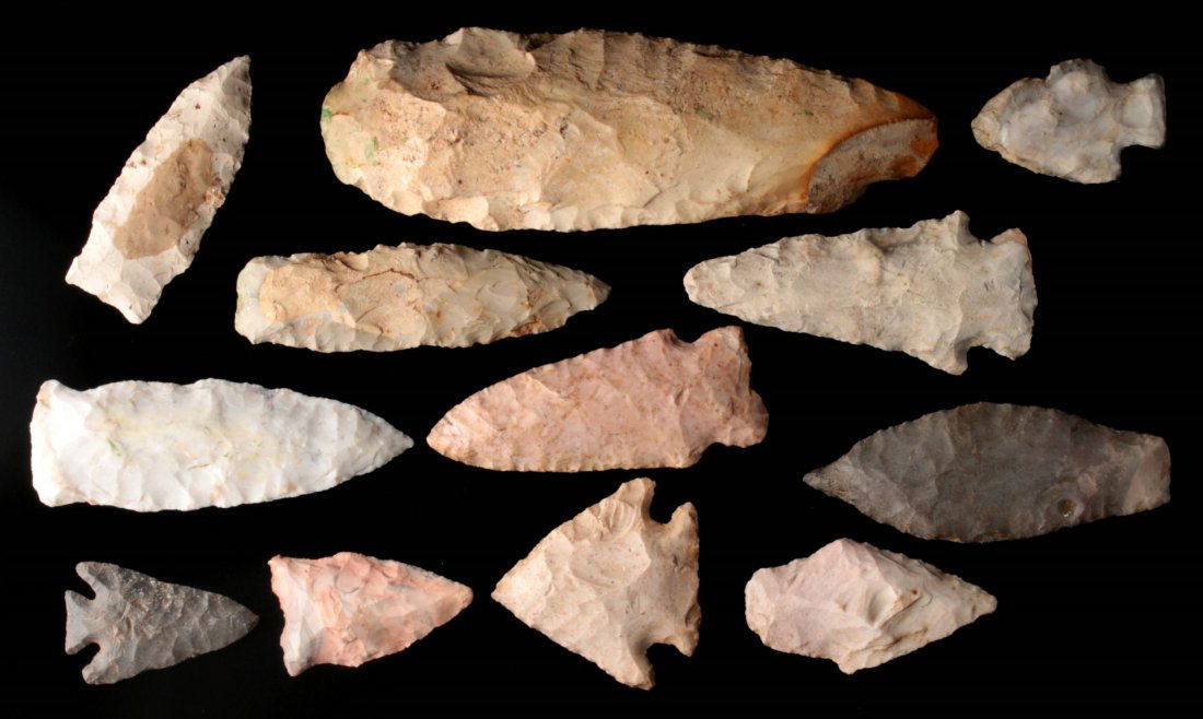 A GROUP OF FLINT BLADES (1 of 8)