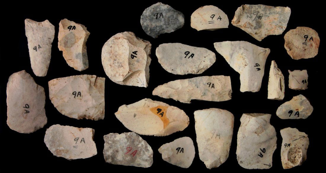 GROUP OF MOSTLY SCRAPERS AND OTHER TOOLS (1 of 8)