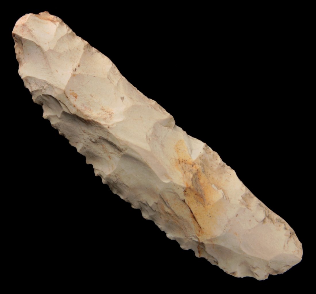 A 6-INCH HEAVY DUTY SERRATED ARCHAIC KNIFE (1 of 8)