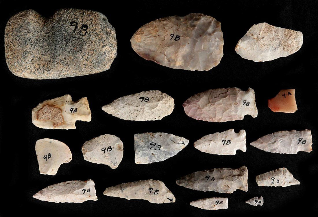 A LARGE GROUP OF VARIOUS ARTIFACTS (1 of 10)