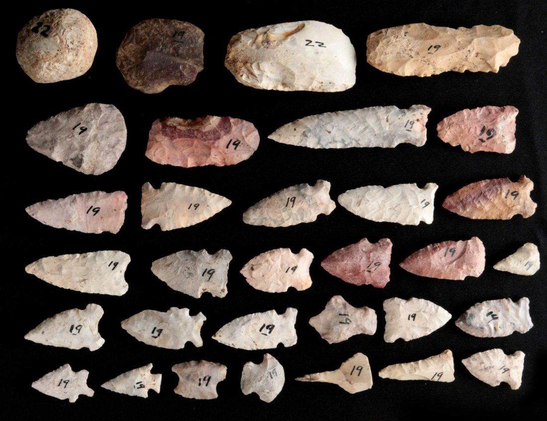 A LARGE GROUP OF VARIOUS ARTIFACTS (1 of 10)