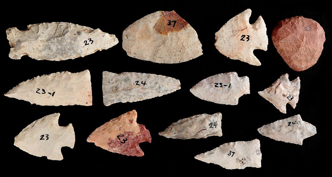 A LARGE GROUP OF VARIOUS ARTIFACTS (1 of 10)