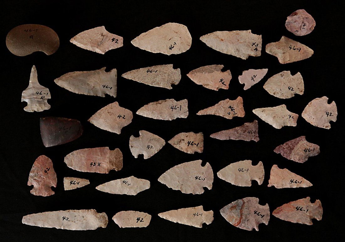 A LARGE GROUP OF VARIOUS ARTIFACTS (1 of 10)