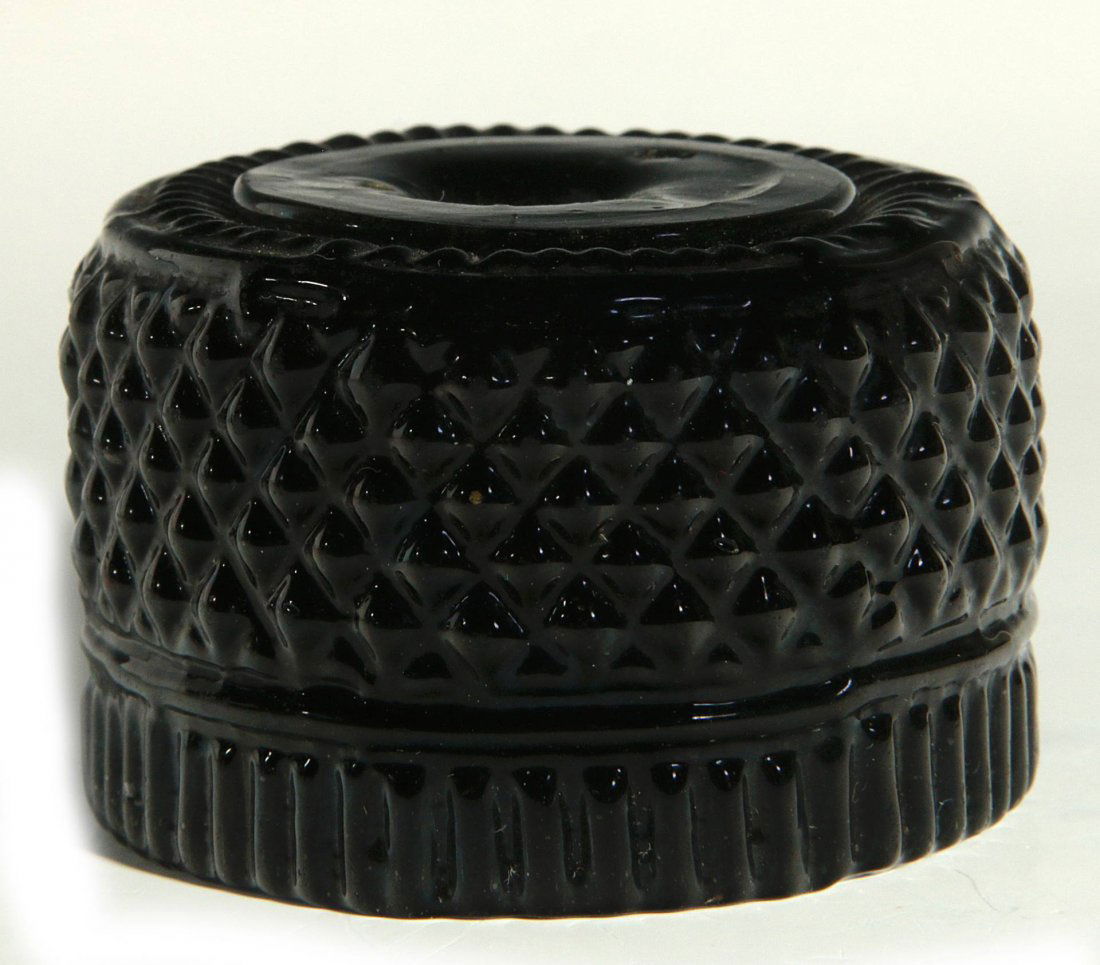 AN EARLY 19TH C. NEW ENGLAND MOLD BLOWN INKWELL (1 of 5)