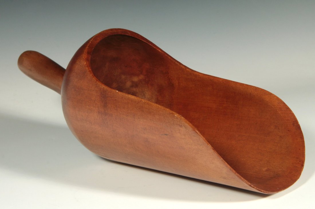 ANTIQUE AMERICAN PRIMITIVE ONE-PIECE WOOD SCOOP (1 of 8)