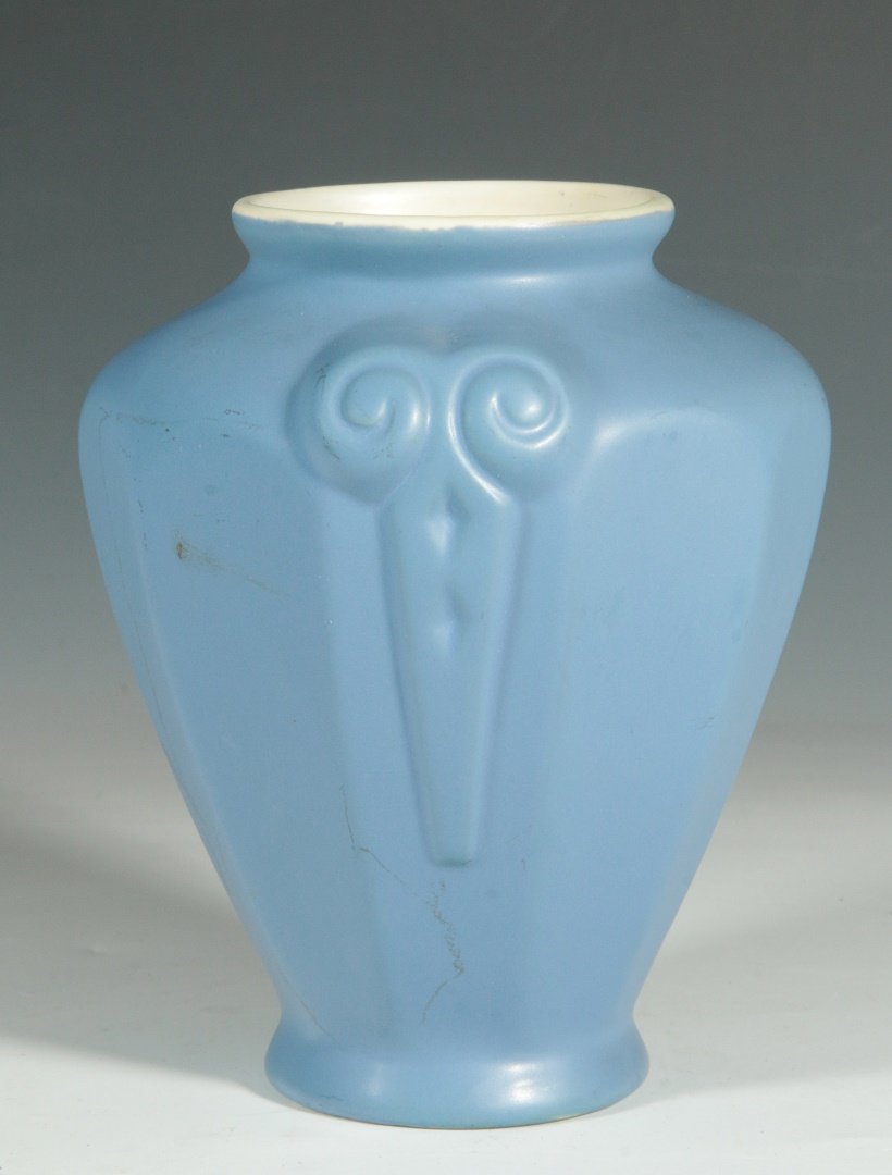 A VINTAGE COORS ART POTTERY VASE (1 of 9)