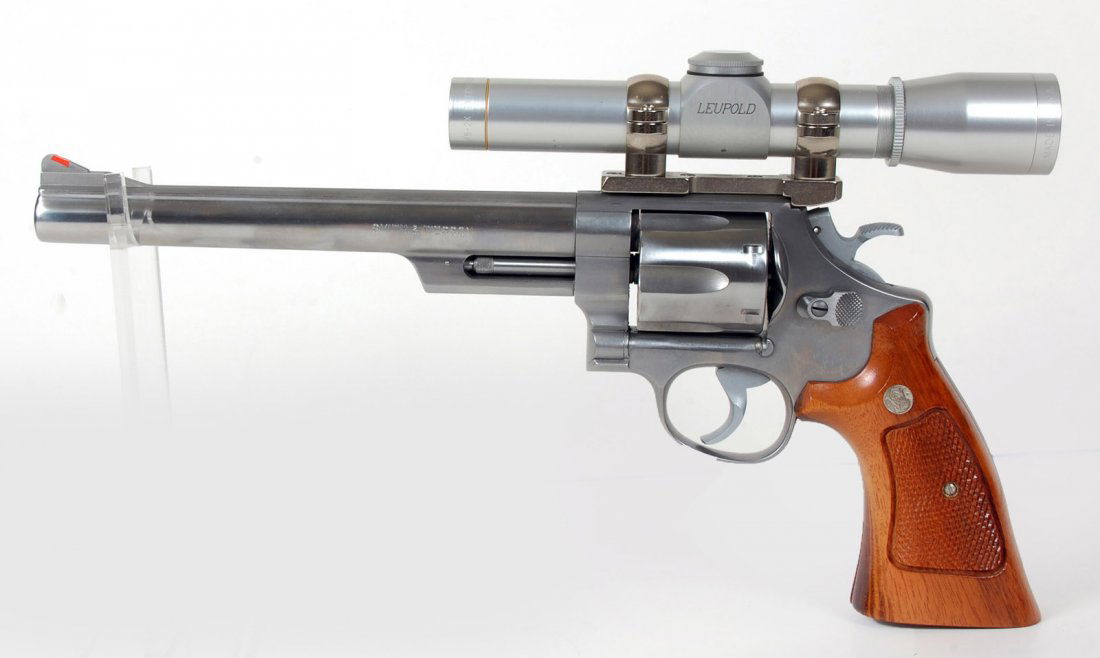 SMITH & WESSON 44 MAG REVOLVER WITH LEUPOLD SCOPE