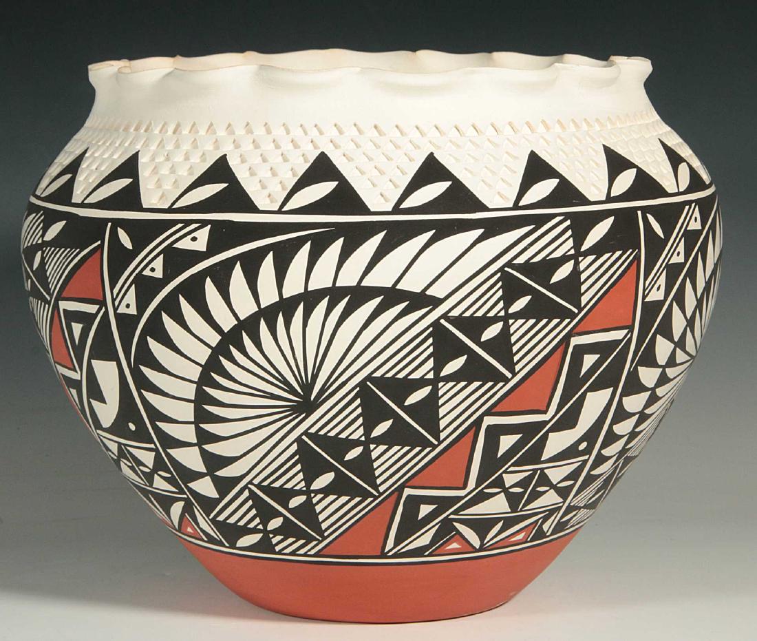 ACOMA POTTERY OLLA VASE SIGNED 'OPHELIA.S.LEON' (1 of 9)