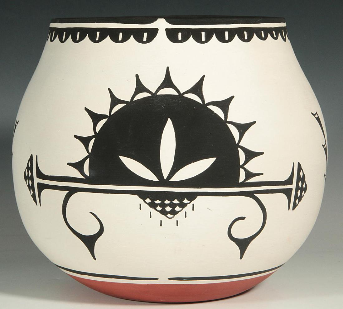 COCHITI POTTERY BOWL SIGNED 'JOSEPH BRIAN SUINA' (1 of 10)