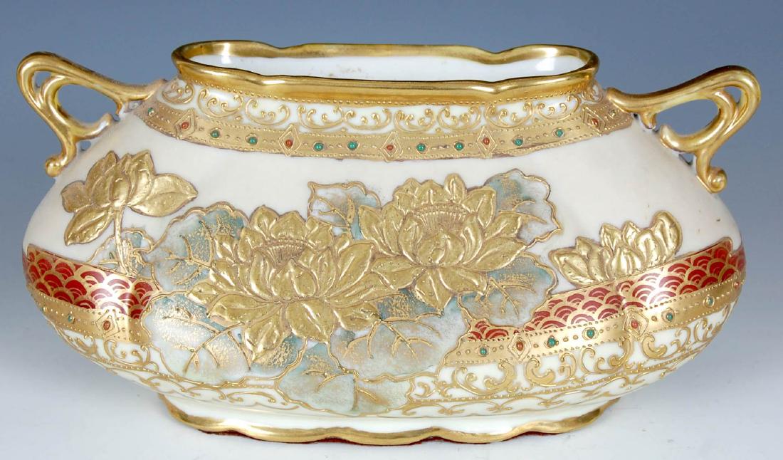 A NIPPON VASE WITH LOTUS MORIAGE (1 of 7)