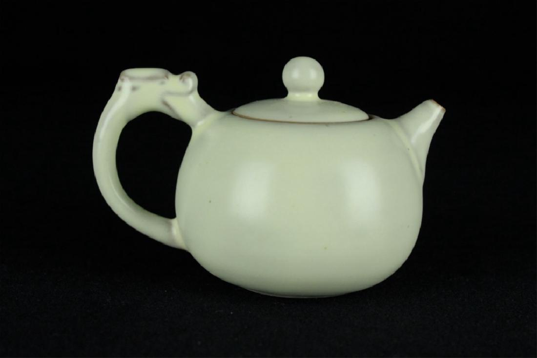 Chinese Song Porcelain DingYao Teapot (1 of 7)