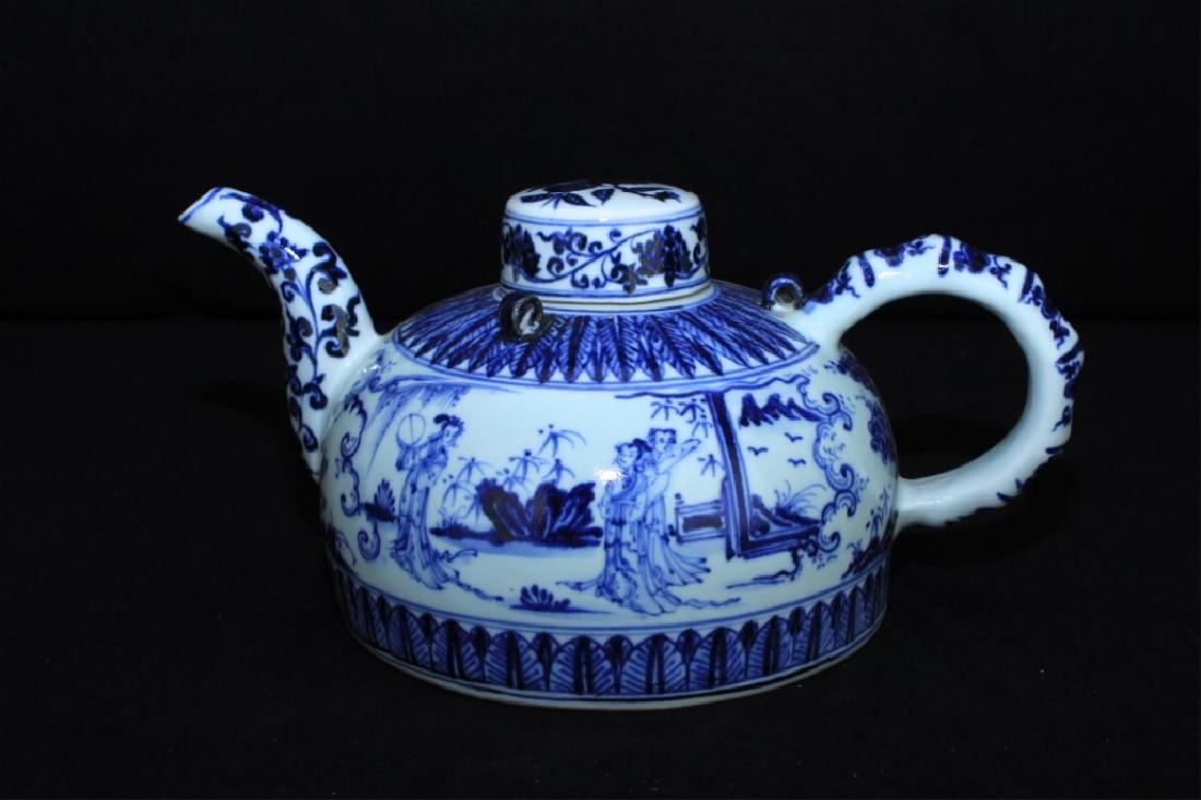 Chinese Ming Porcelain Blue&White Teapot (1 of 10)