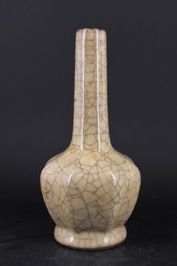 Chinese Song Porcelain Ge Yao Vase (1 of 4)