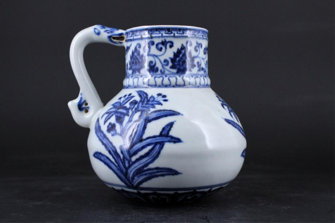 Chinese Ming Porcelain Blue&White Pot (1 of 5)
