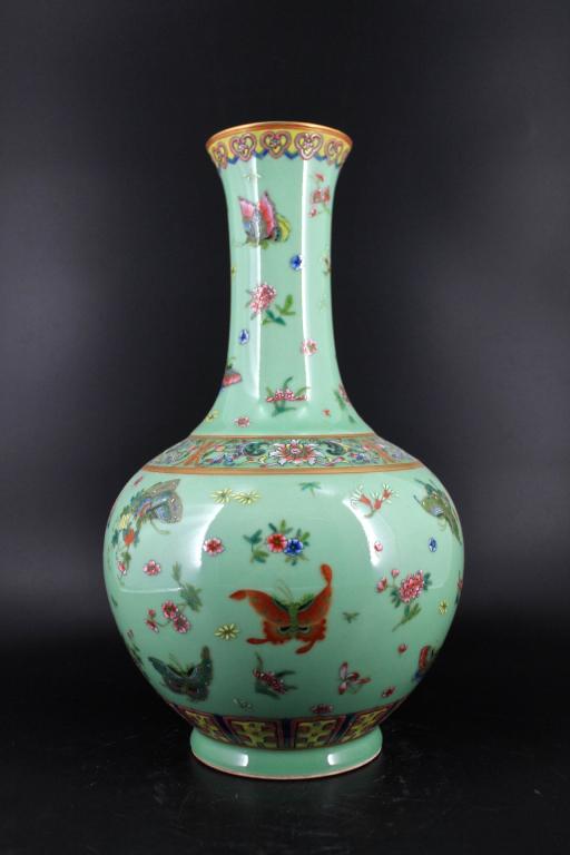 Large Qing Porcelain Famille Rose Vase (1 of 7)