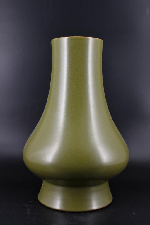 Large Qing Porcelain Tea Dust Green Vase (1 of 8)