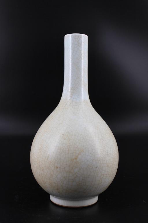 Ming Porcelain White Crackle Vase (1 of 6)