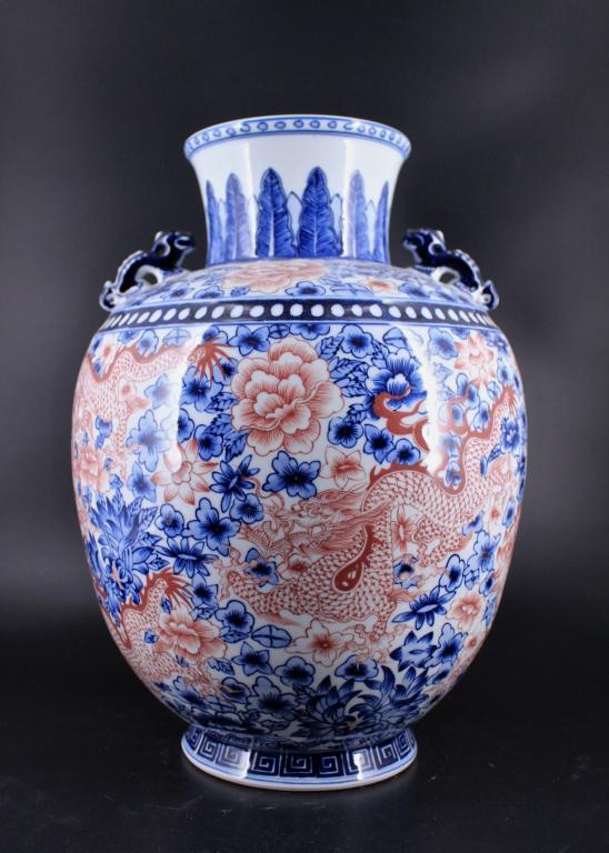 Large Qing Porcelain Blue&White Dragon Vase (1 of 7)