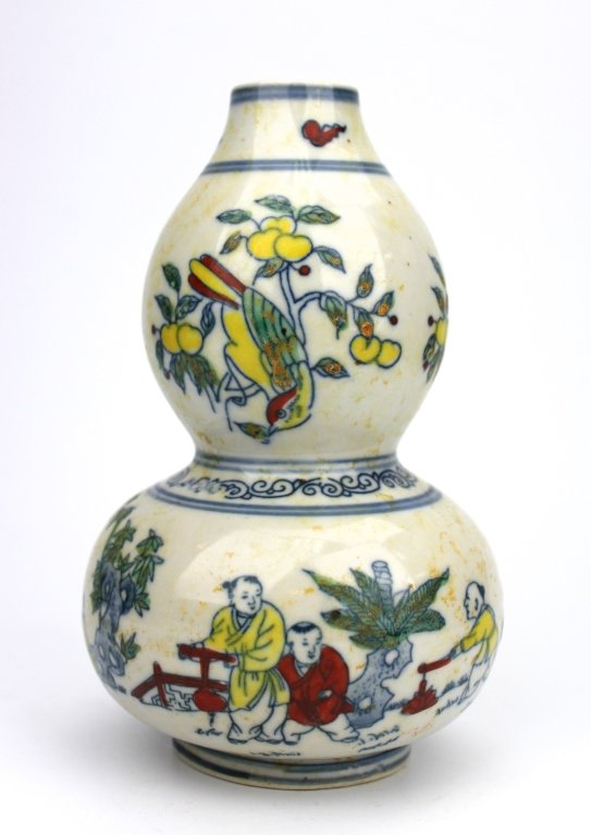 Chinese Ming Cheng Hua Dou Cai Gourd Vase: Chinese Ming Cheng Hua Dou Cai Gourd Vase 7 x 4"