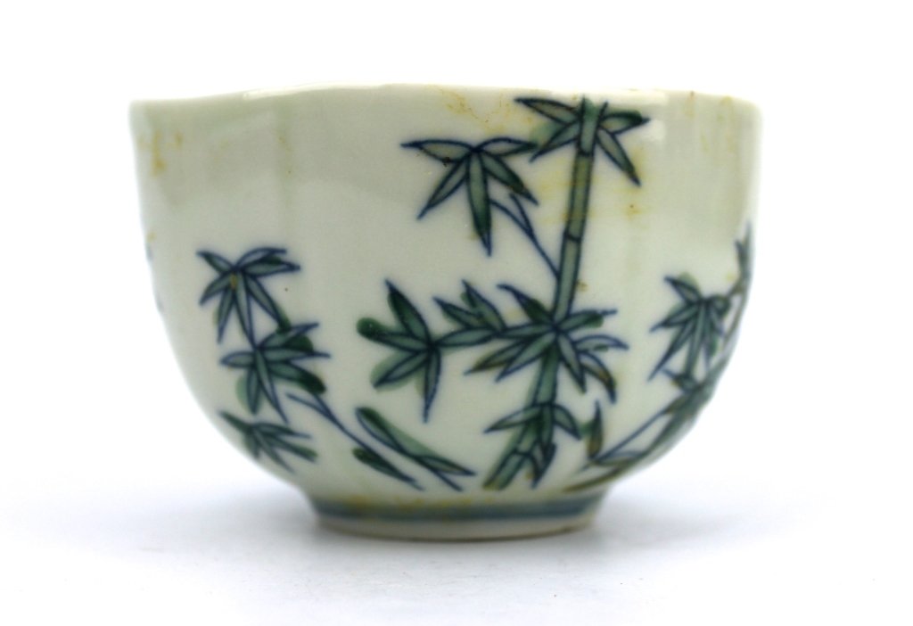 Chinese Dou Cai Cup: A round shap Bamboo cup 3" x 2"