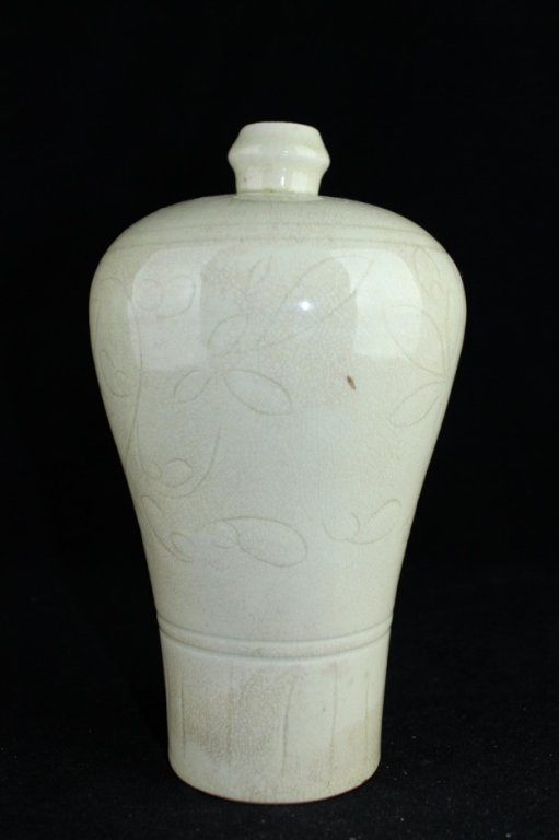 Chinese Song Porcelain DingYao Vase (1 of 4)