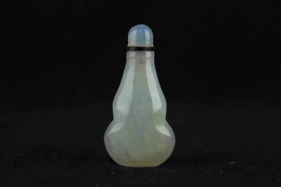 Chinese Agate Snuff Bottle (1 of 5)