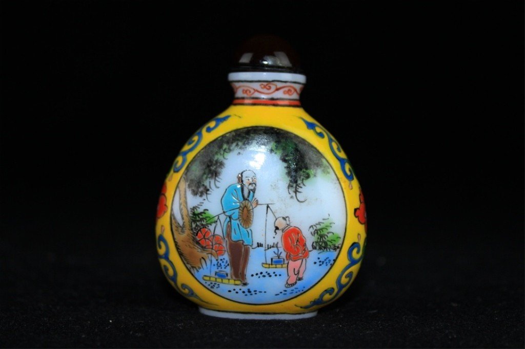 Chinese Qing Famille Rose Snuff Bottle (1 of 5)