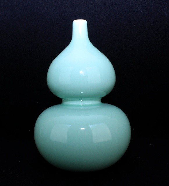 Chinese Qing Porcelain Gourd Vase (1 of 6)