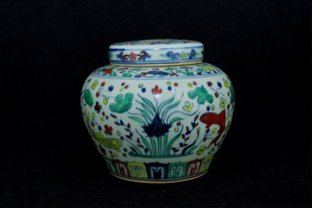 Chinese Ming Porcelain DouCai Jar with Lid (1 of 4)