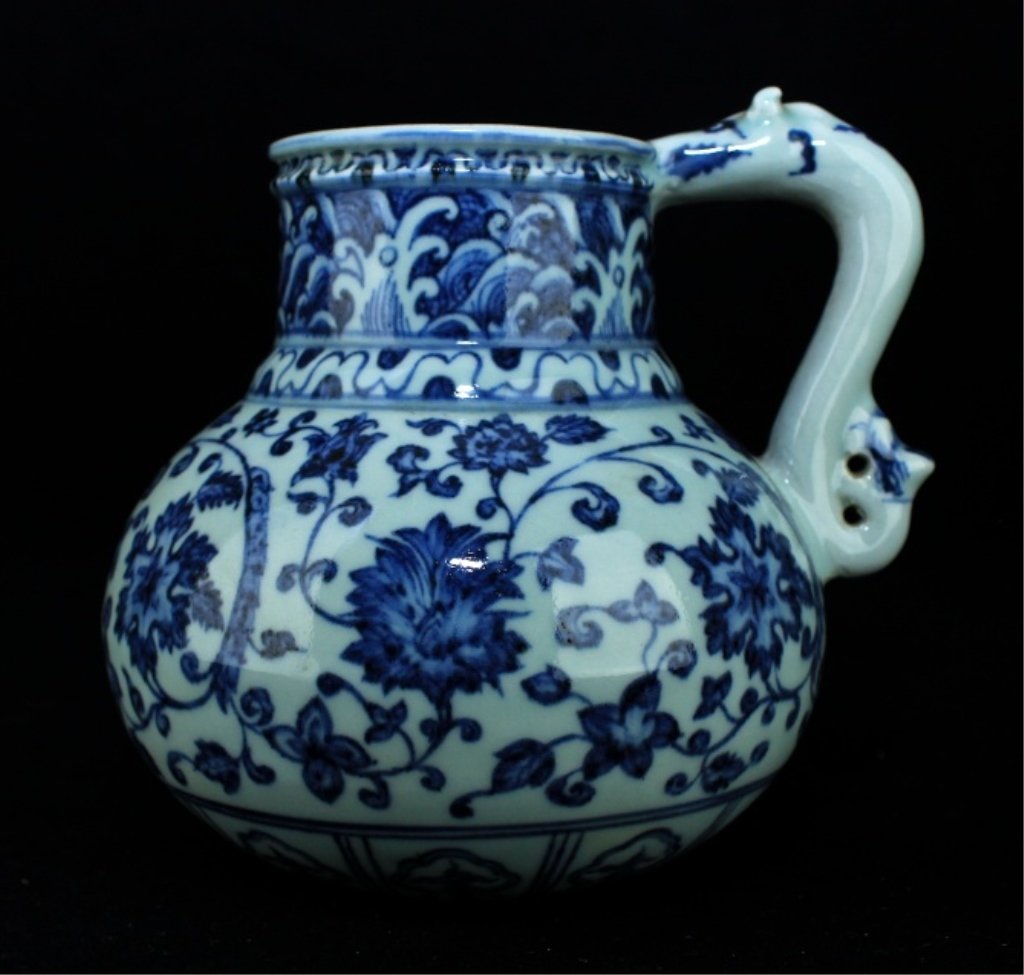 Chinese Ming Porcelain Blue&White Pot (1 of 5)