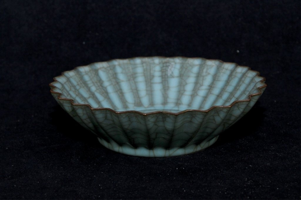 Chinese Song Porcelain Crackle Bowl (1 of 6)