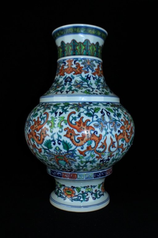 Large Chinese Qing Porcelain DouCai Vase (1 of 10)
