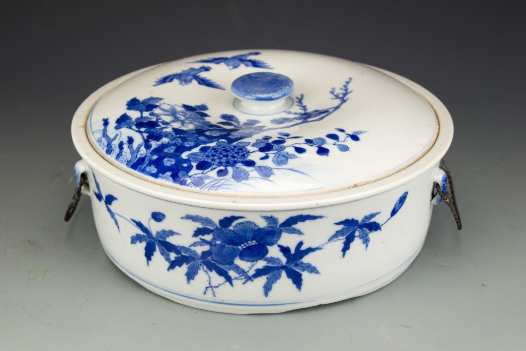 A Chinese Export Blue & White Porcelain Casserole (1 of 6)