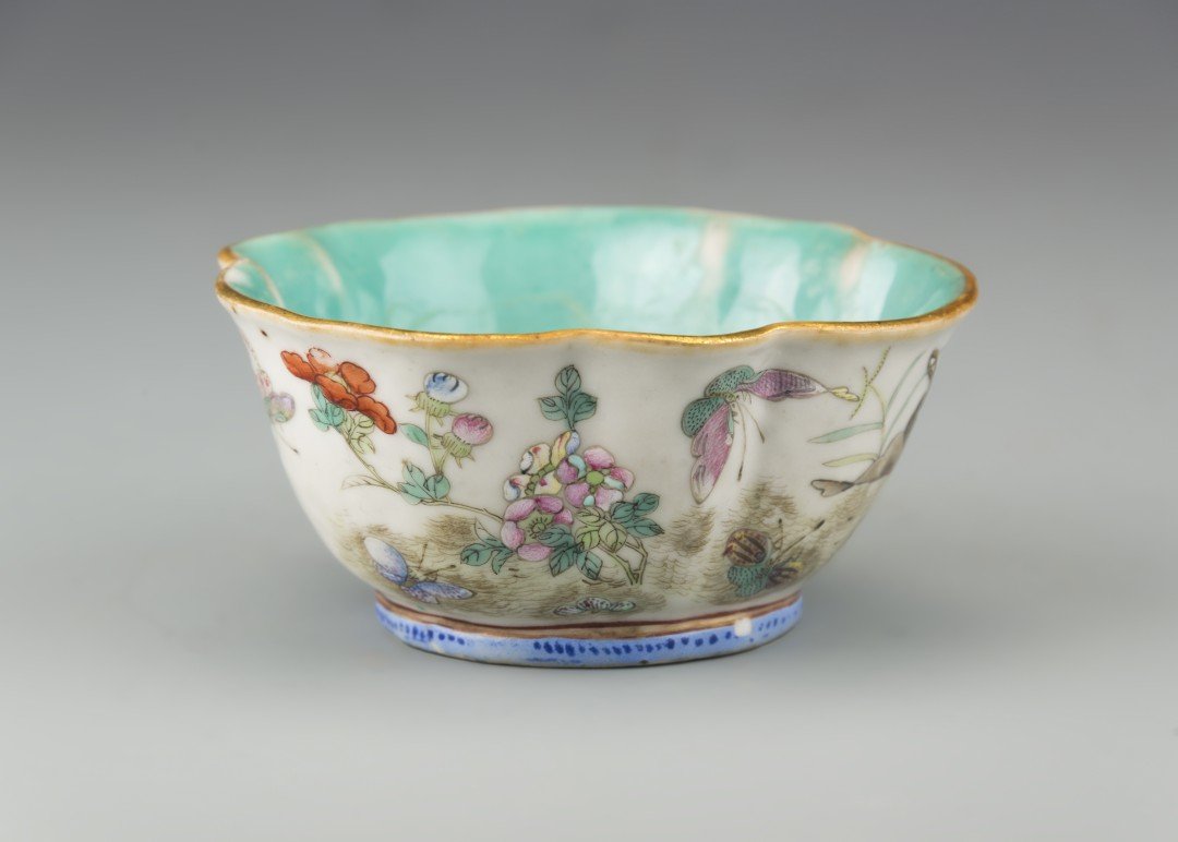 A Chinese Porcelain Lobed Bowl (1 of 6)