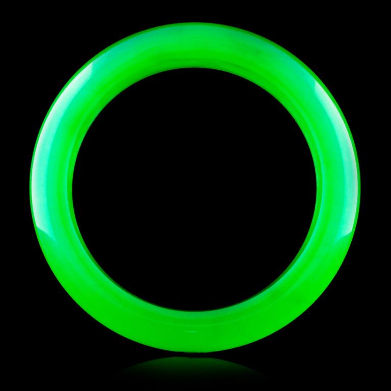 Chinese Green Jadeite Bangle: Estimated Retail Replacement Value: $1,120.00 Ref: WAG560 Item no.: ARXE014 Main Stone: Natural Jadeite Weight of Item: 65.30 grams Size: 2.25 Inches in diameter Quantity: 1 counts Shape: Round Cut Gr