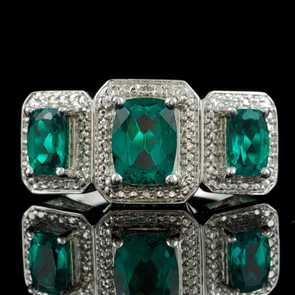 925 Sterling Silver Ct Emerald 0.01ct Dia Ring: 925 Sterling Silver Ct Emerald 0.01ct Dia Ring ****** Metal: .925, Sterling Silver / Total Item Weight: 5.8 grams / / Main Stone: Emerald / Color: Green / Treatment: None / Clarity: Type 2 / Cut: Very