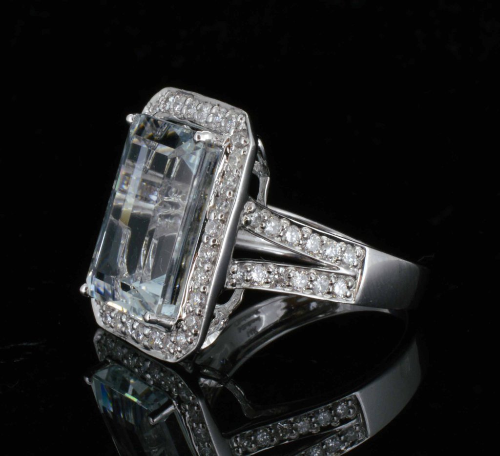 14KT Gold, 7.36ct Aquamarine & 0.66ct Diamond Ring. - 3