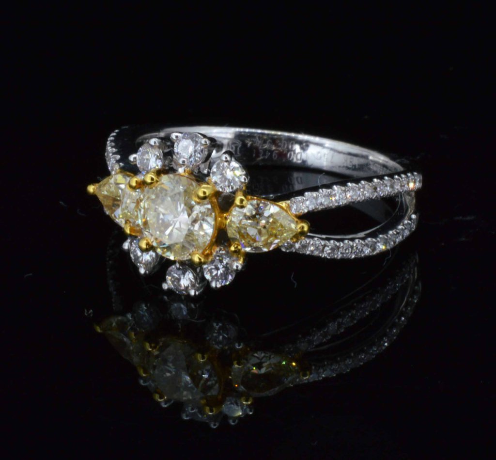 18KT White Gold, 1.31ctw Fancy/White Diamond Ring - 2