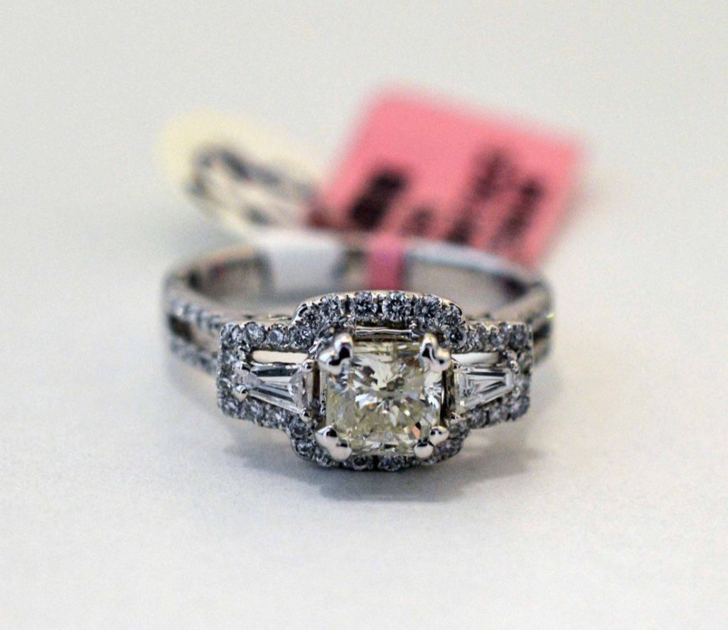 18K white gold, 0.98 ct diamond ring. - 2
