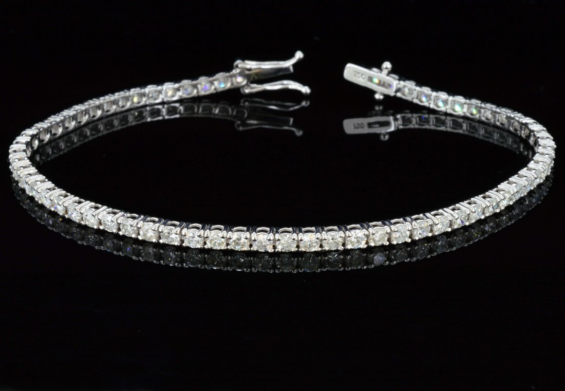 18K Gold, 3.25CT Diamond Bracelet: 18K White Gold, 3.25CT Brilliant cut Diamond Bracelet. Clairty: VS2-SI2. Color: F-H. A6480