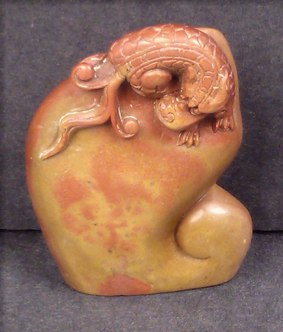 A SHOUSHAN SOAPSTONE CARVING OF DRAGON FIGURE