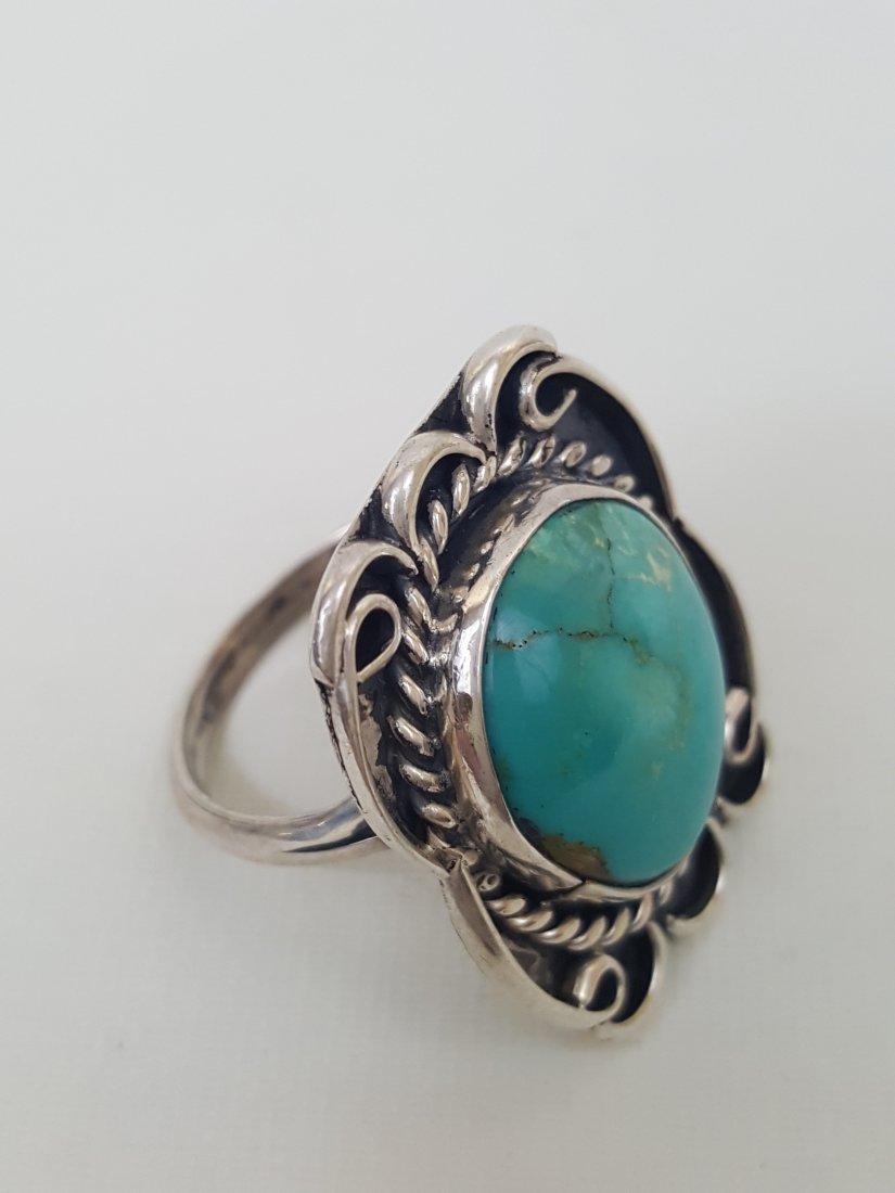 A Handmade American Southwest Silver Turquoise  Ring (1 of 4)
