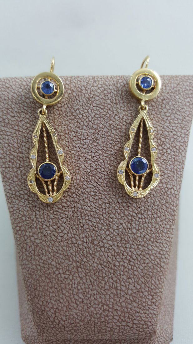 A Pair of Antique Natural Blue Sapphire Dangle Earrings (1 of 4)