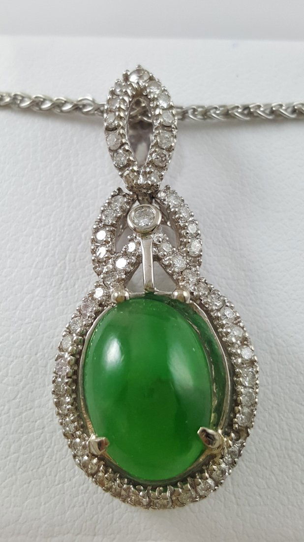 A Gem Burma Jadeite Jade Necklace Set in White Gold (1 of 5)