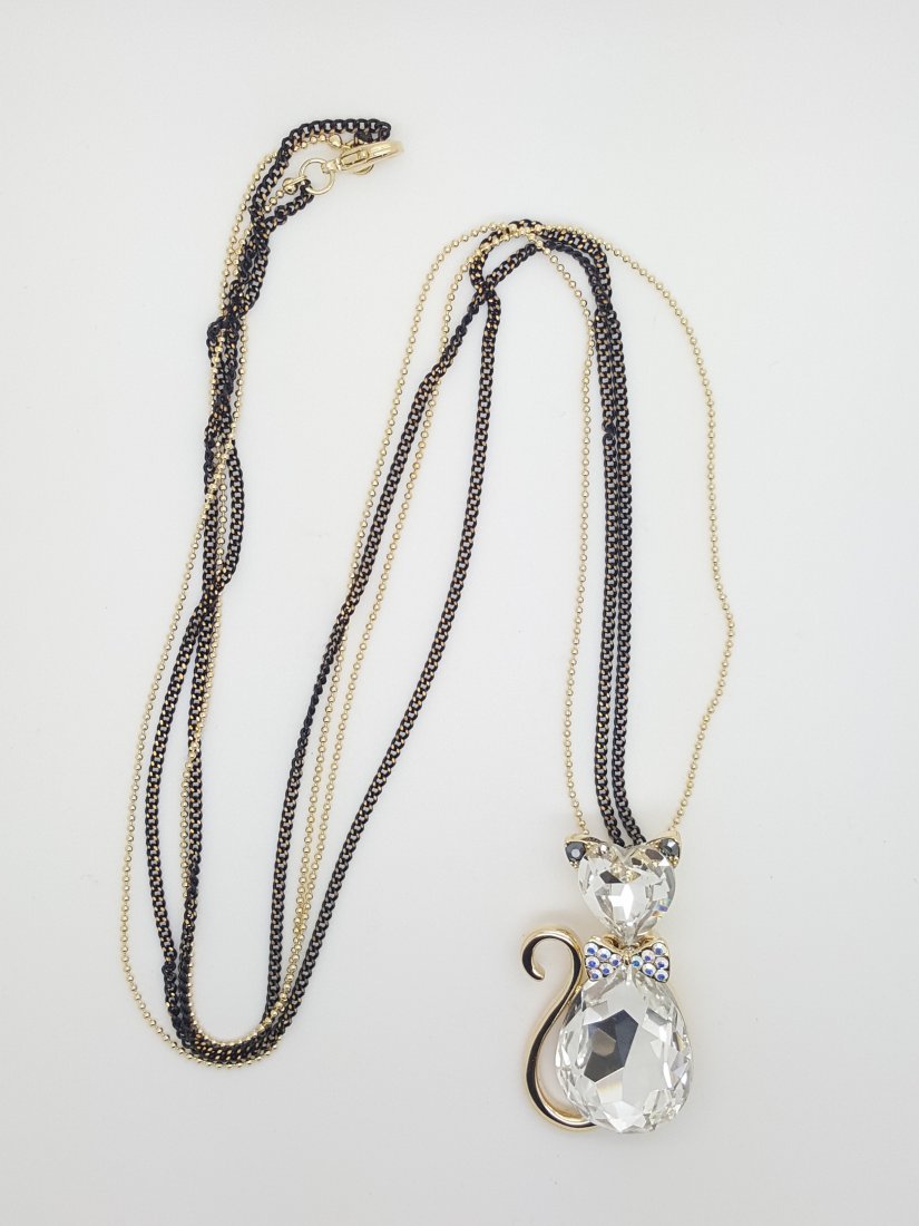 Heart Cut & Teardrop Swarovsky Elements Crystal Bow Tie (1 of 4)