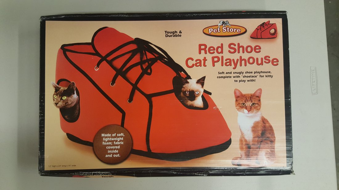 Red Cat Shoe Playhouse (1 of 1)
