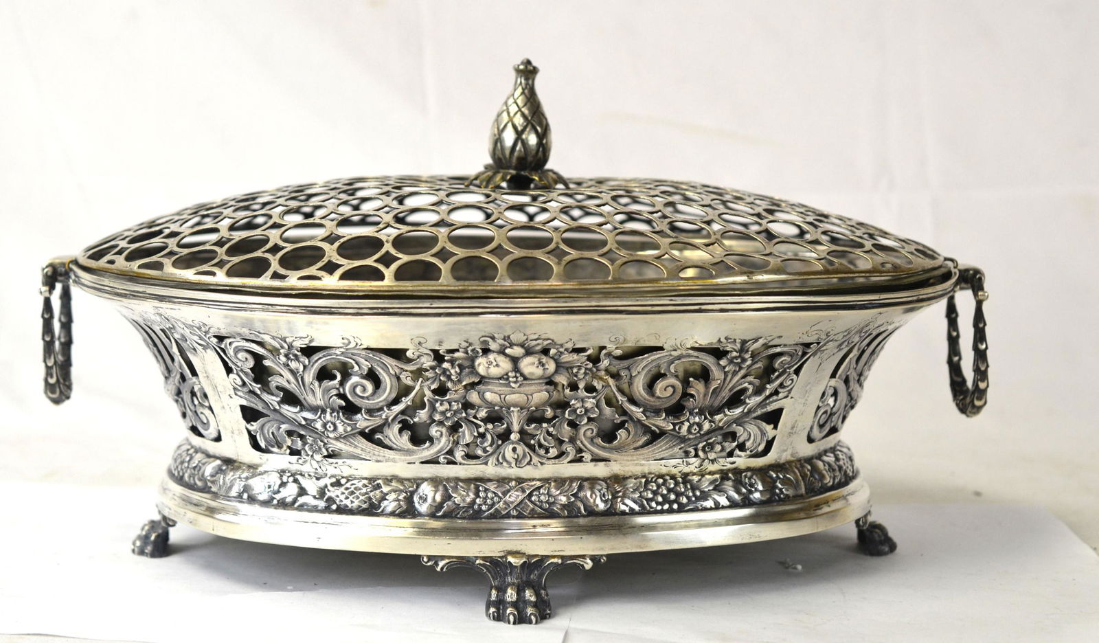 Qual Covered Sterling Silver Center Piece (1 of 11)